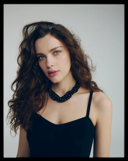 NOIRA NECKLACE