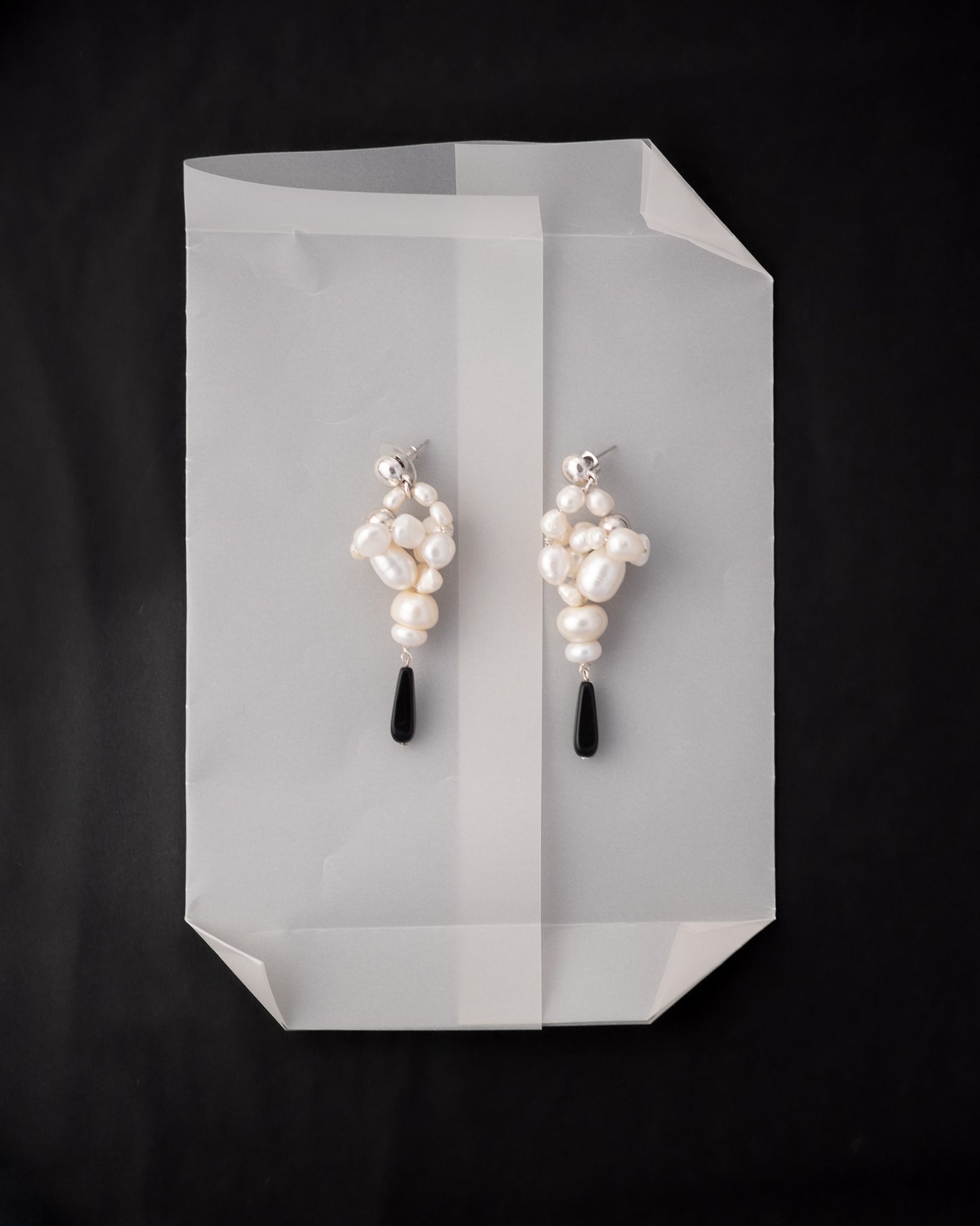 NOIRE EARRINGS